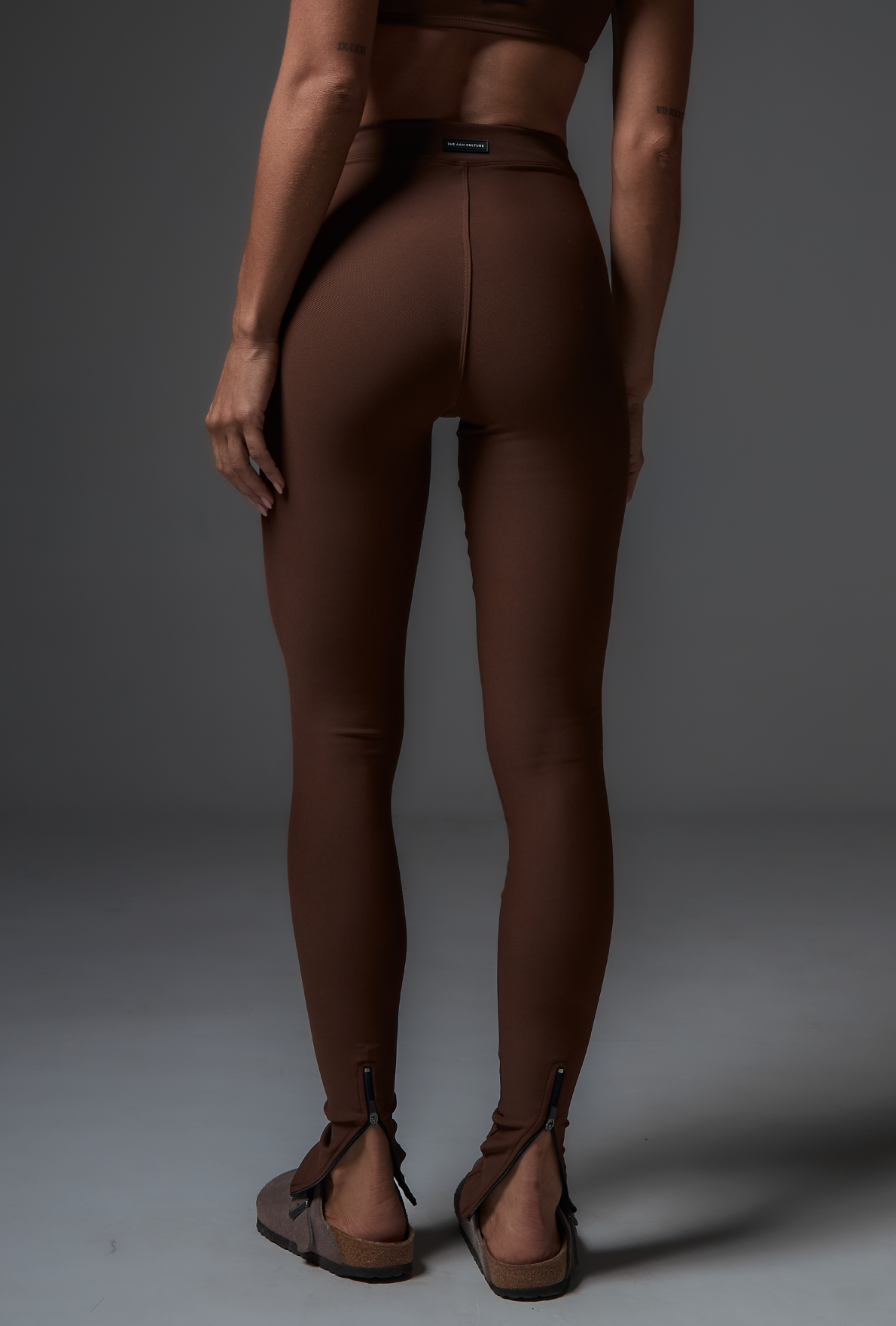 Legging Slide Pump Brunette