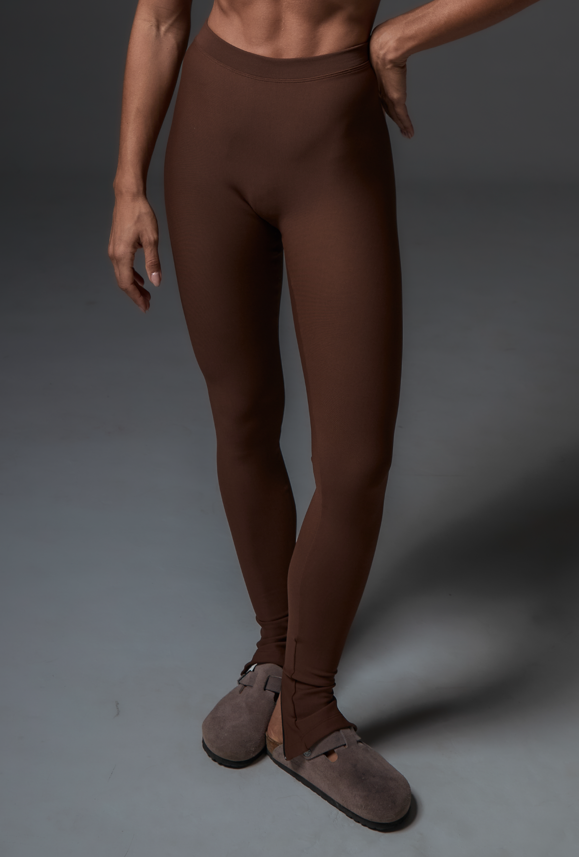 Legging Slide Pump Brunette