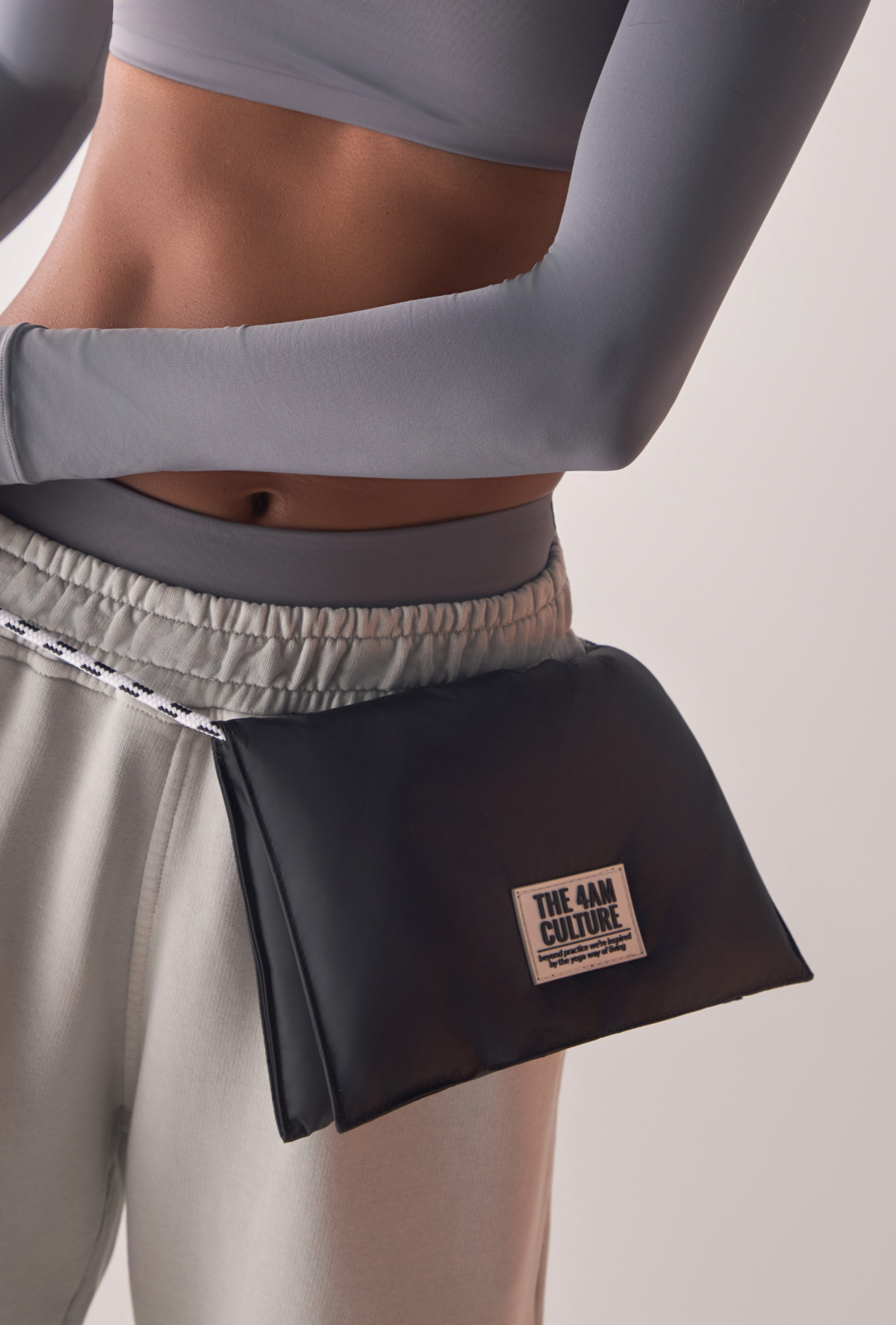 Clutch Yoga (Presente)