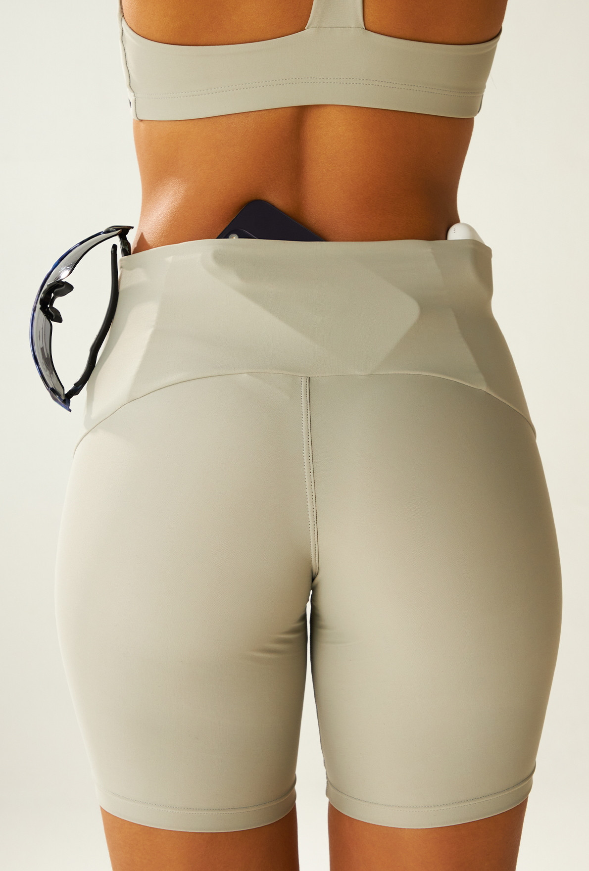 Shorts Run Free Snowy