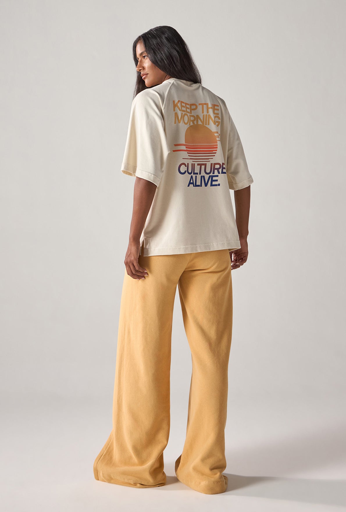 Camiseta Over Culture Alive Off-White